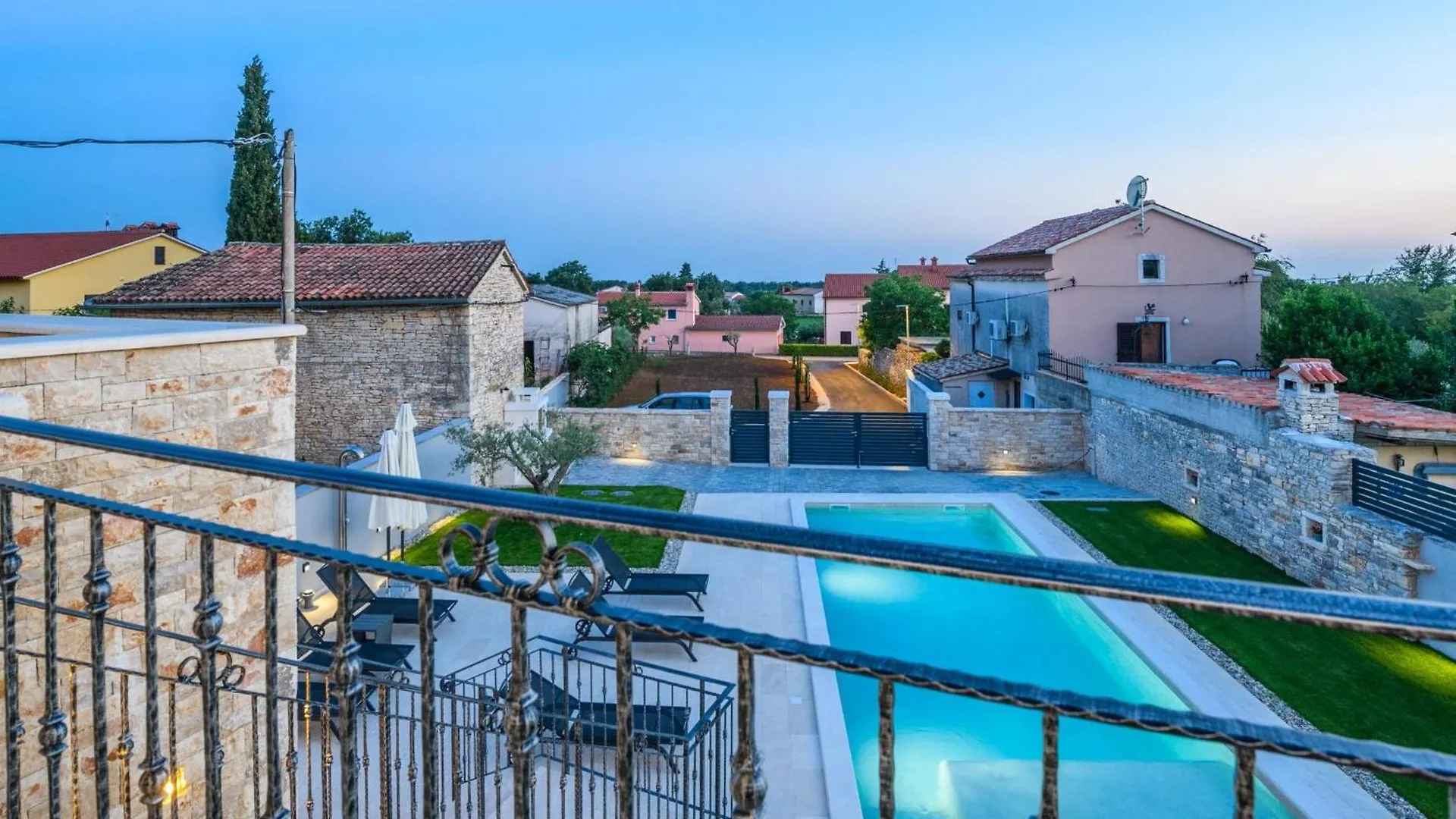 Villa Grande, Klimatisiert Und Mit Pool In Juršići 0*,  克罗地亚